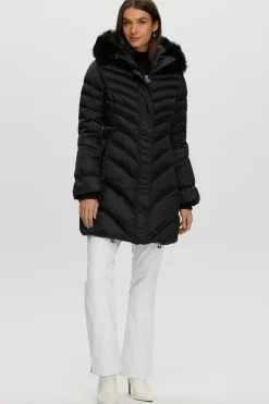 Après-Ski Jacket With Detachable Toscana Shearling Lamb Hood Trim