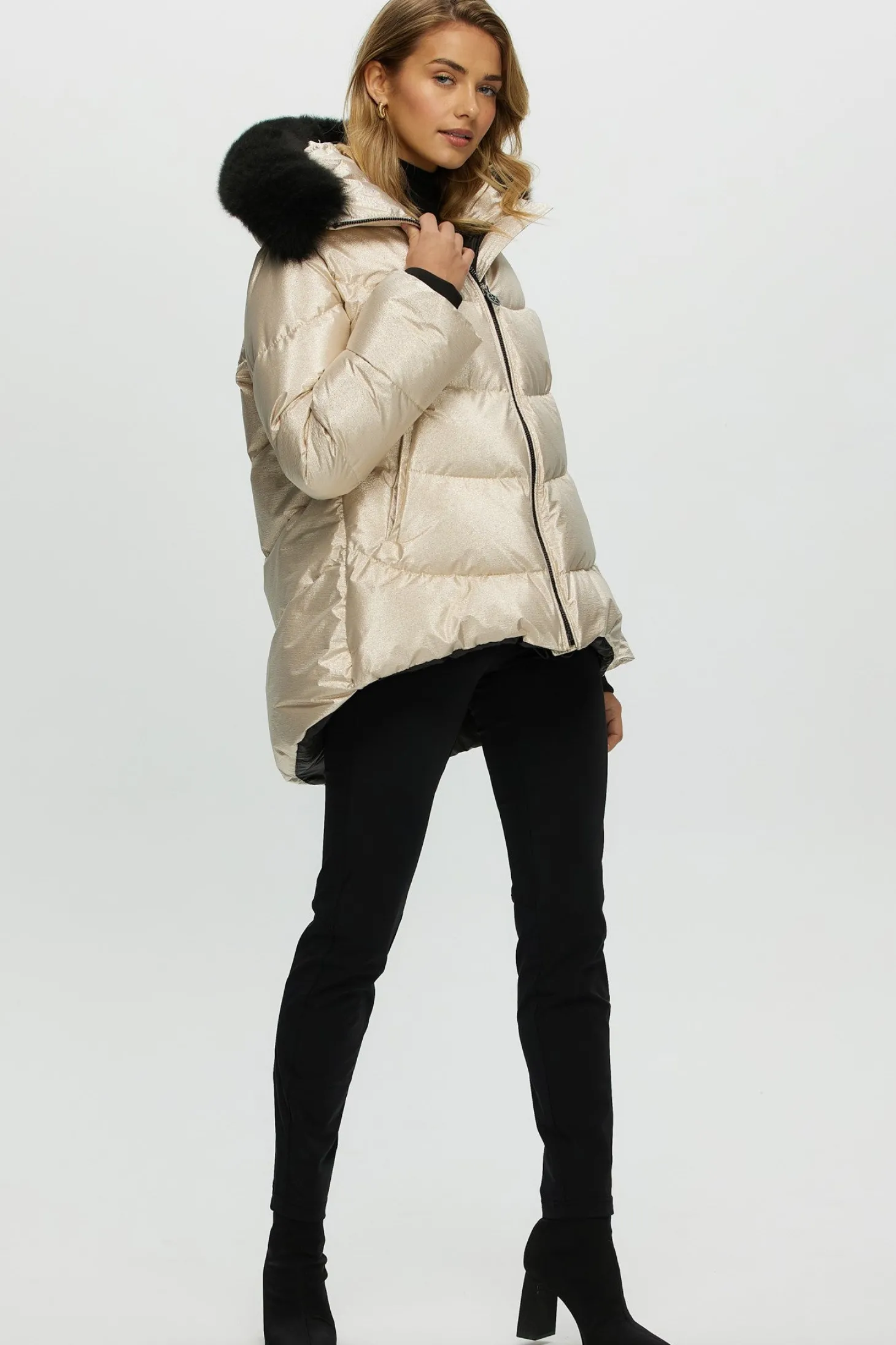Après-Ski Jacket With Detachable Toscana Shearling Lamb Hood Trim