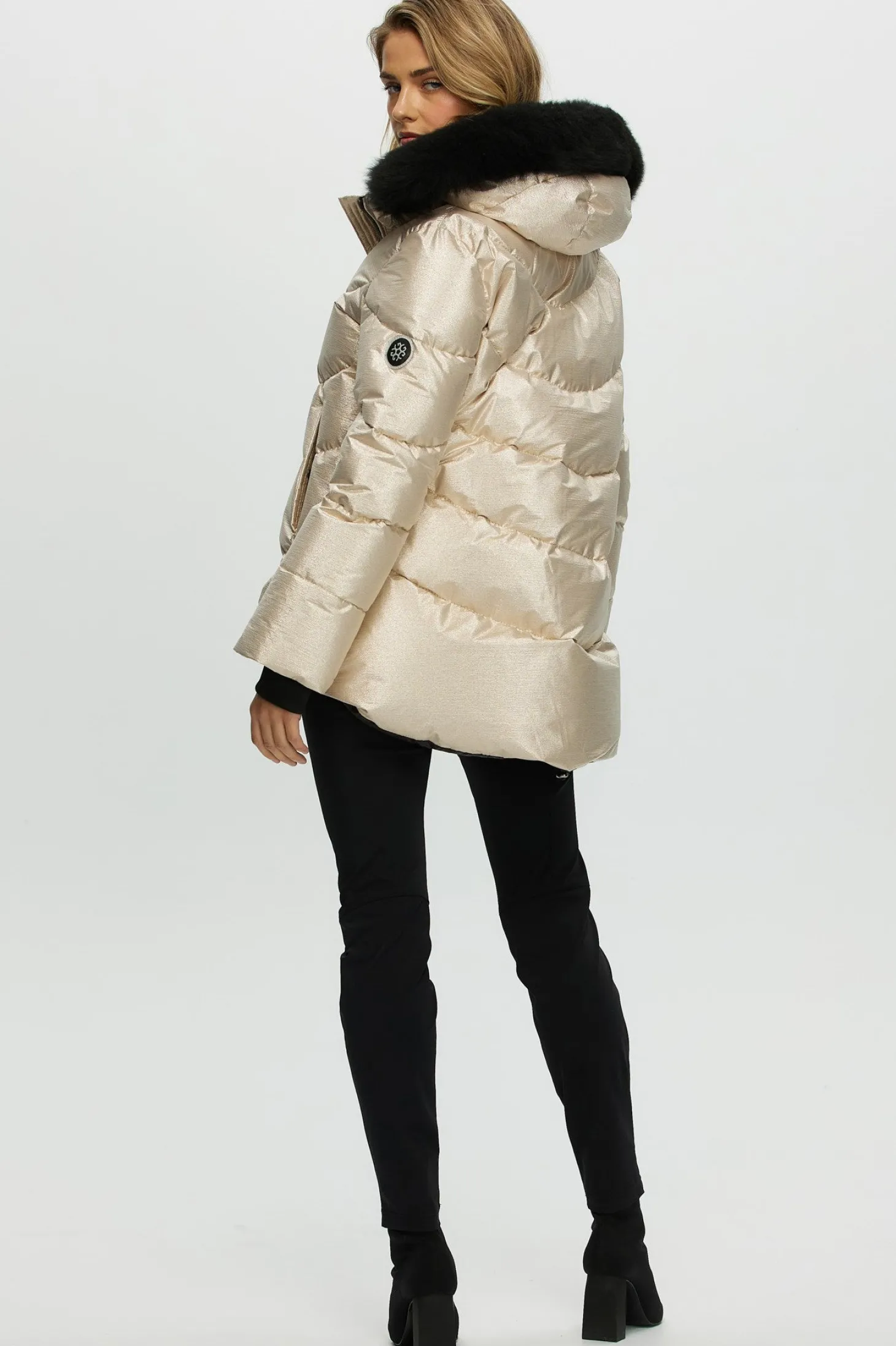 Après-Ski Jacket With Detachable Toscana Shearling Lamb Hood Trim