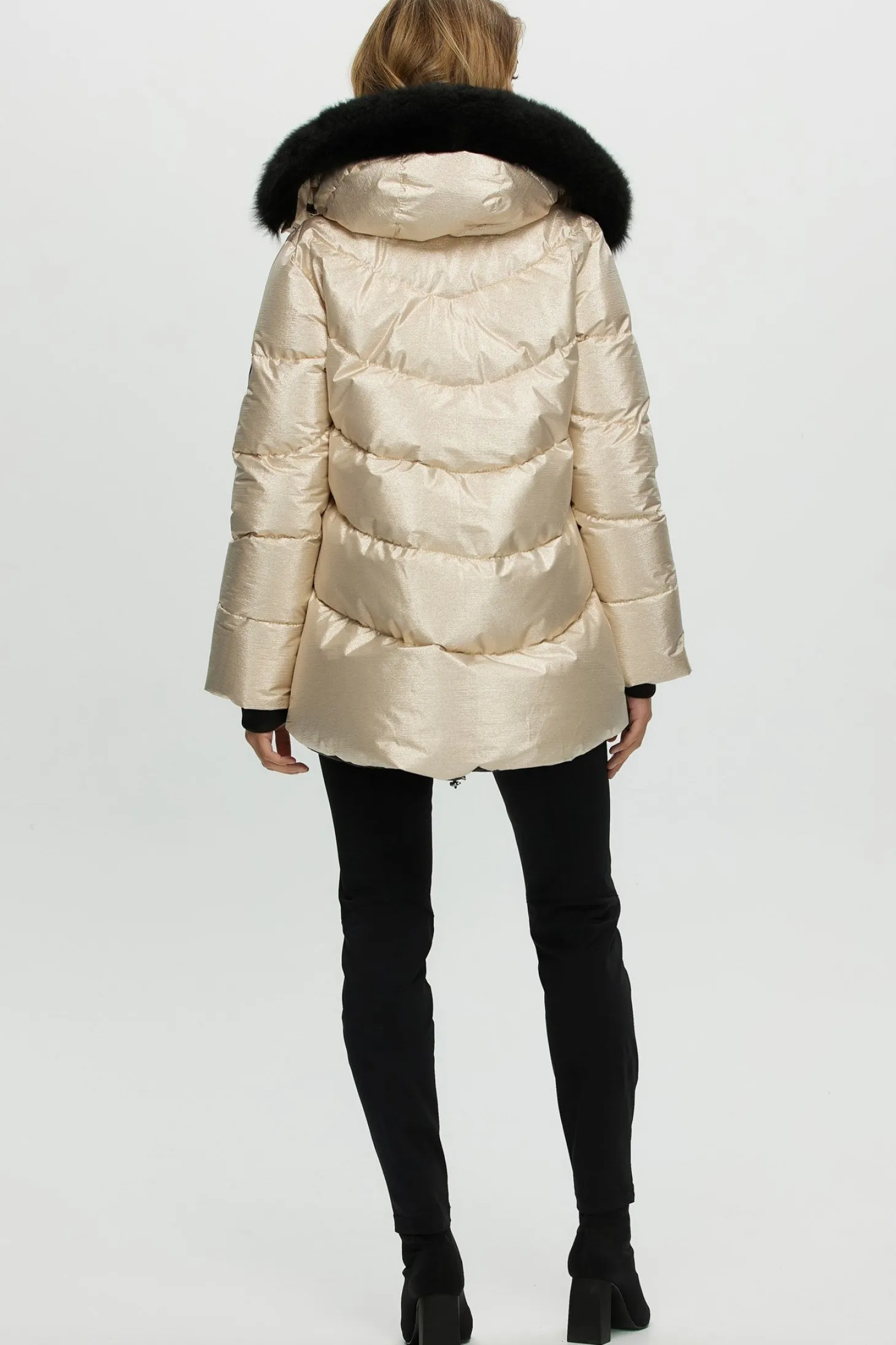 Après-Ski Jacket With Detachable Toscana Shearling Lamb Hood Trim