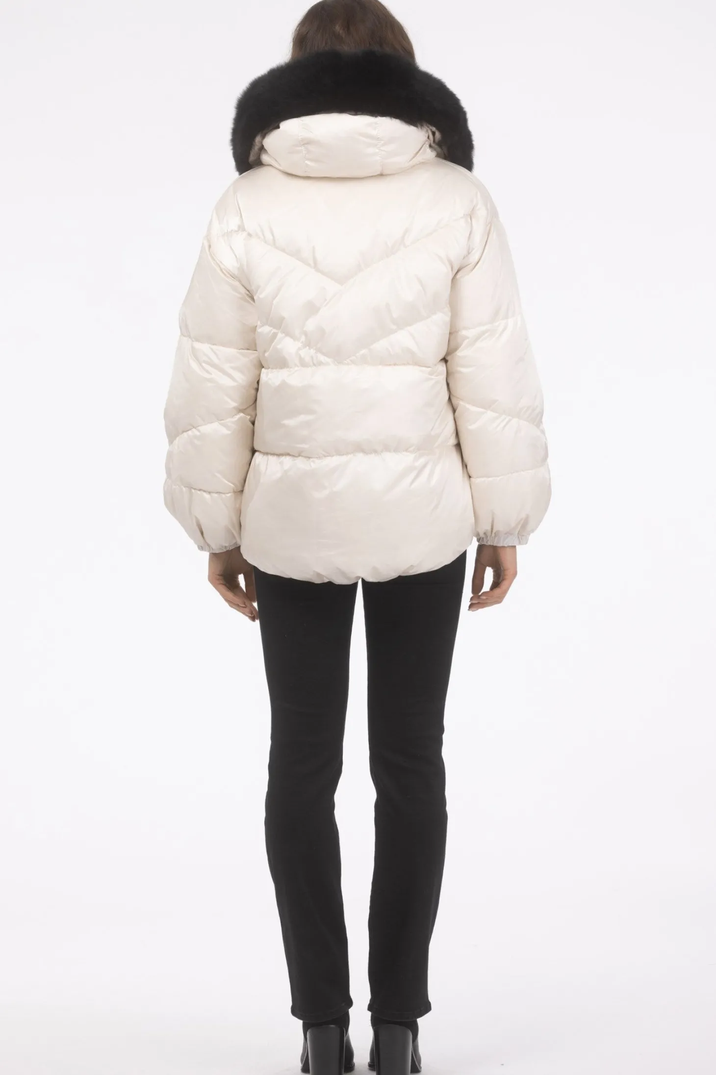 Après-Ski Jacket With Detachable Toscana Shearling Lamb Hood Trim