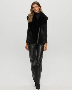 Select Shearling Lamb Zip Vest With Grooved Pattern